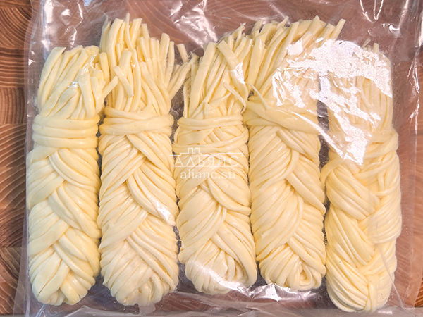 Сырный продукт ФЕРМЕРСКИЙ коса белая в Новосибирске